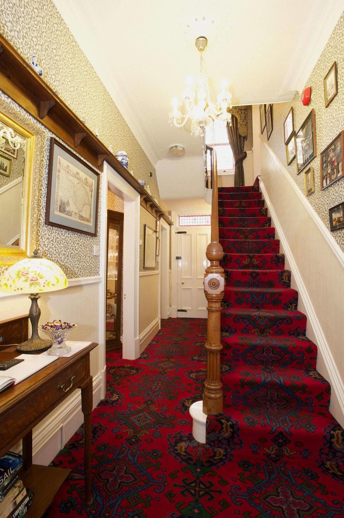 Barbican House 4*